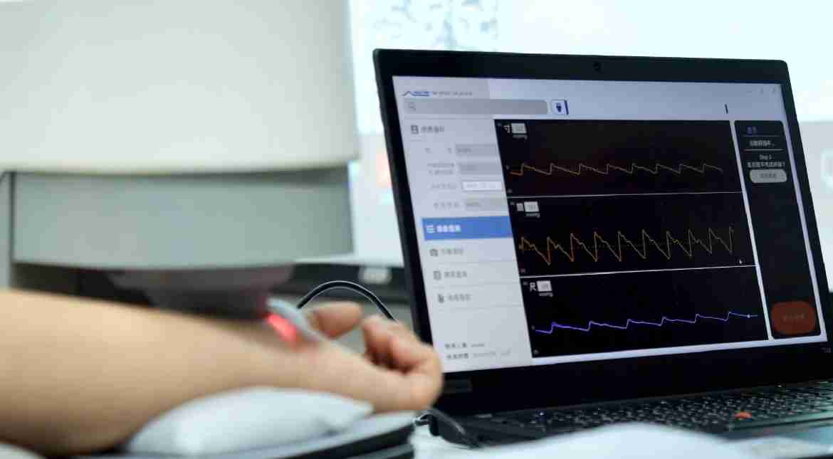 财神娱乐耘康以高解析与拟真的显示技术，，，，将其应用于中医检测，，，提供“中医数位化检测方案”，，，使传统中医检测结果数据化与可视化