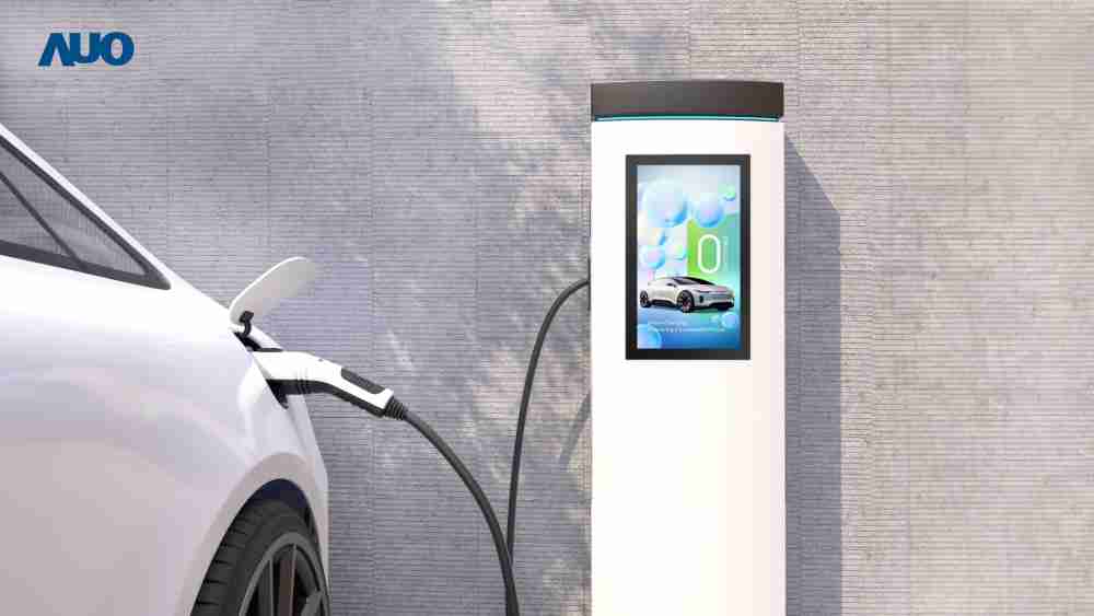 友達〝EVSE車用充電樁解決方案〞專為電動汽車充電樁設計，，，具有高亮度、、克服戶外艱難環境的耐溫、、、、耐紫外線等特性，，並搭載散熱性及擴充性強的高效能工業電腦，，，可實現人機互動訴求，，如資訊顯示、、、、支付等應用